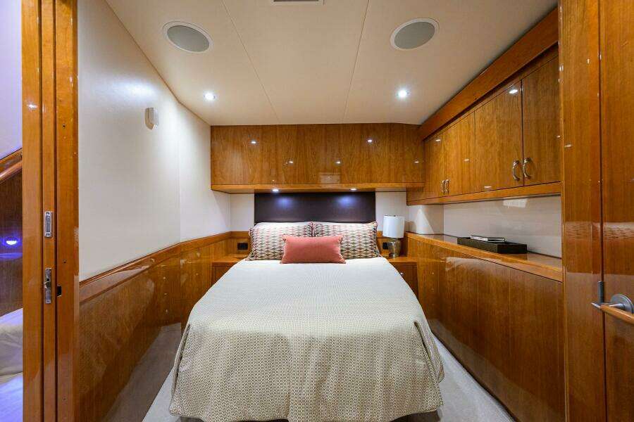 Hatteras 54 SEA NYLE - Master Stateroom