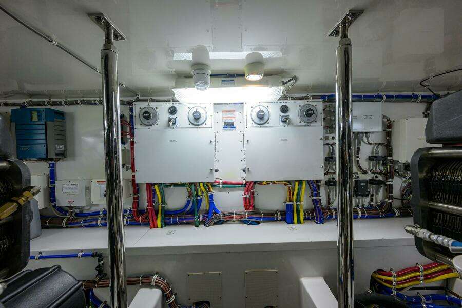 Hatteras 54 SEA NYLE - Engine Room