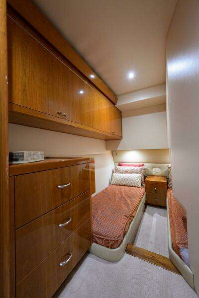 Hatteras 54 SEA NYLE - Stateroom Starboard