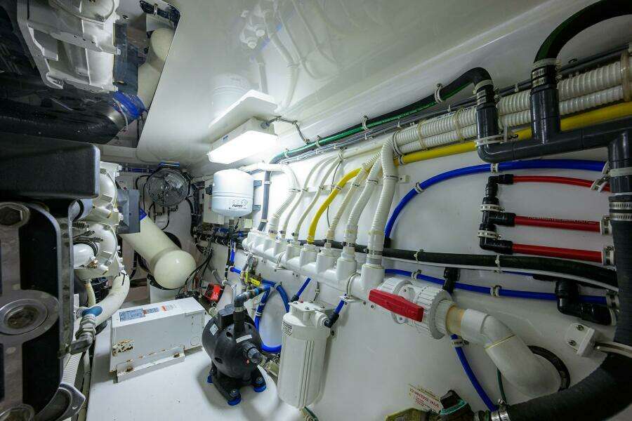 Hatteras 54 SEA NYLE - Engine Room