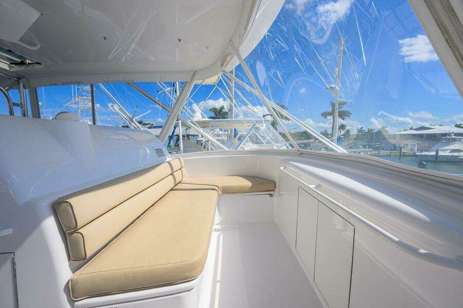 Hatteras 54 SEA NYLE - Flybridge - Seating 