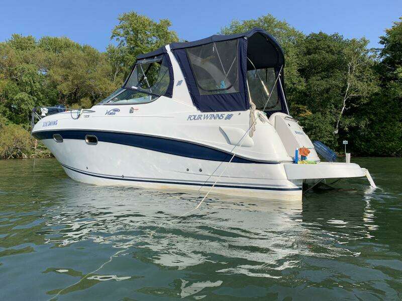 26ft Four Winns Yacht For Sale