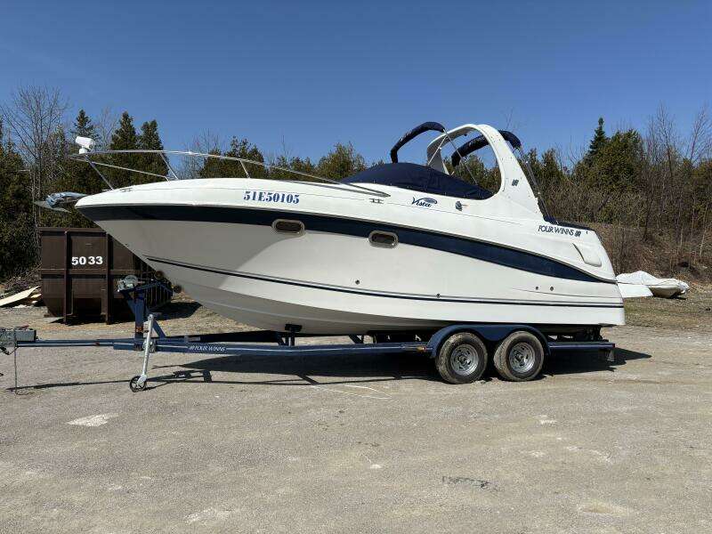 26ft Four Winns Yacht For Sale