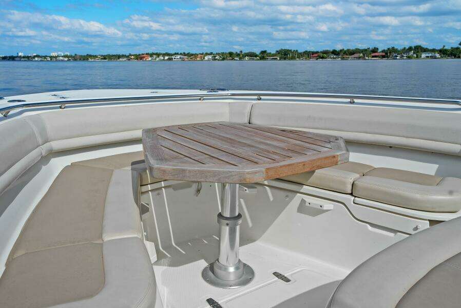 2019 Boston Whaler 380 Outrage 'Lima Kilo' - Bow