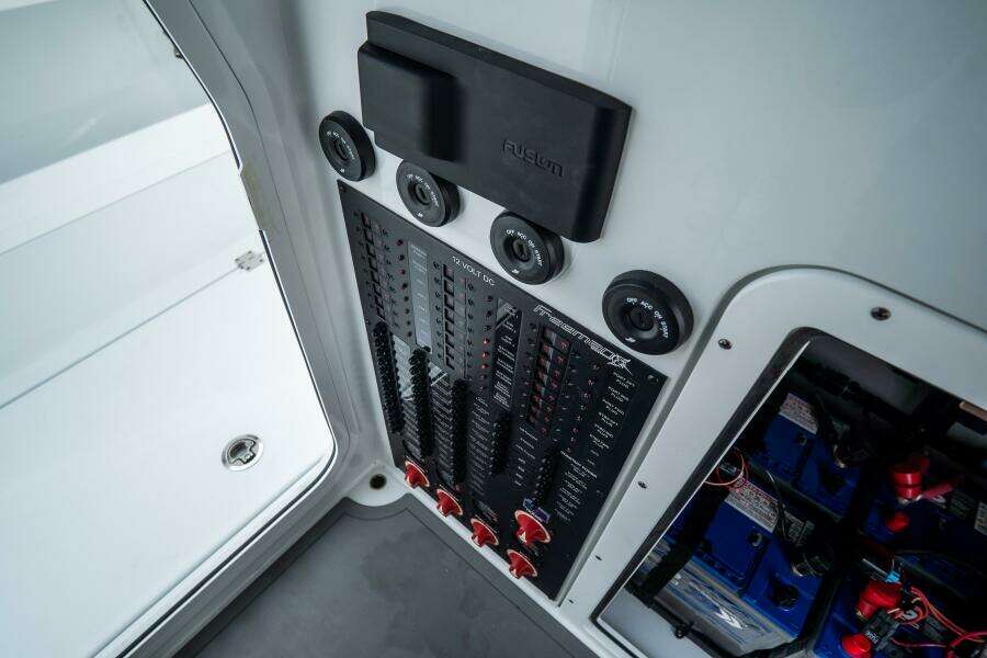 Freeman 38 38ft Freeman Yacht For Sale