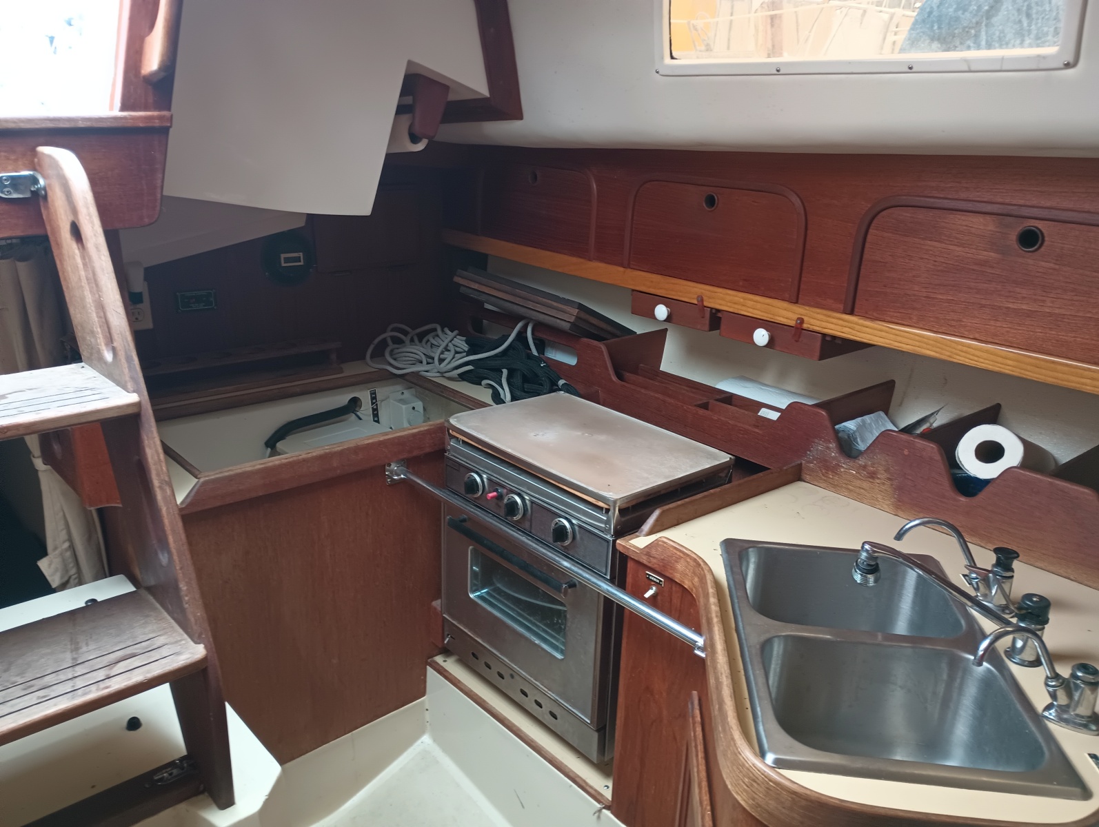 33' 1986 CAL 