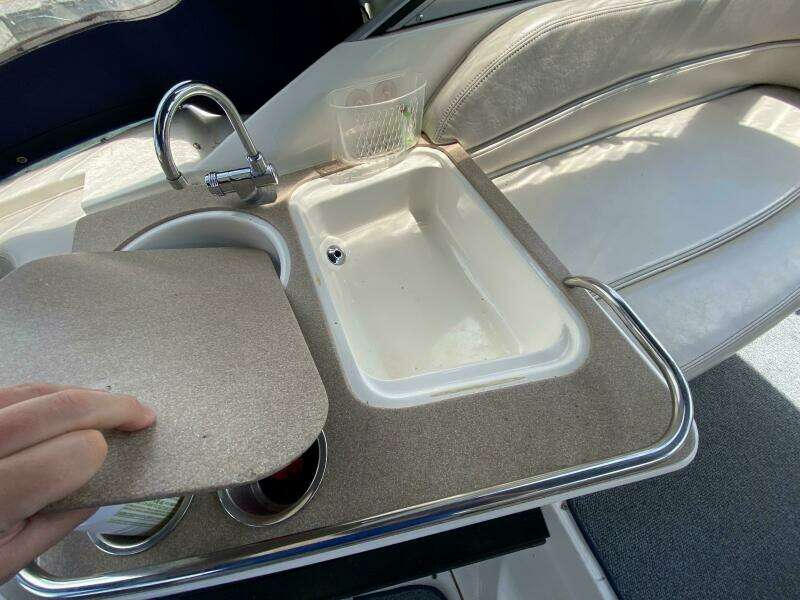 33ft Larson Yacht For Sale