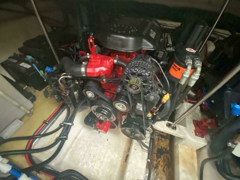 33ft Larson Yacht For Sale