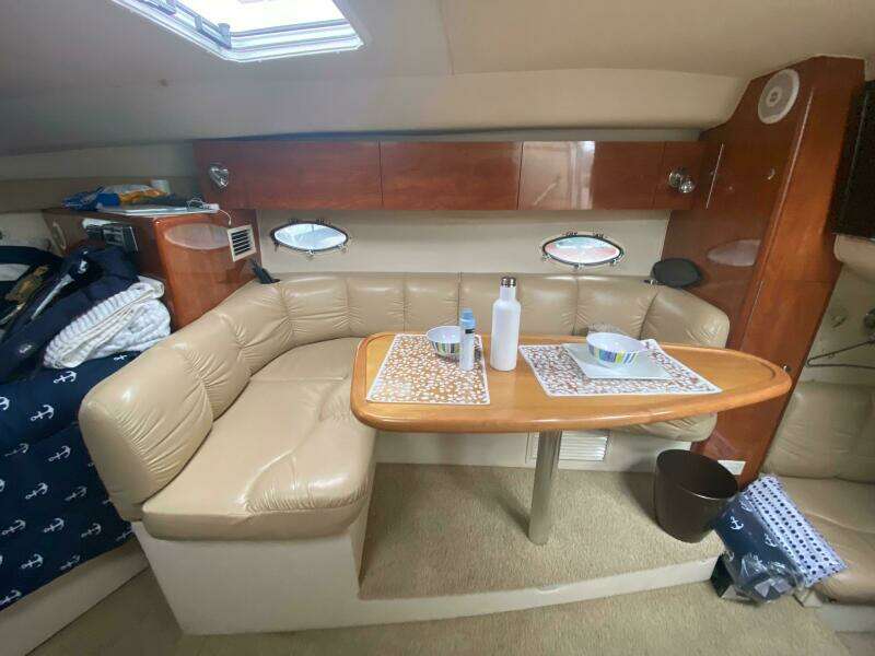 33ft Larson Yacht For Sale