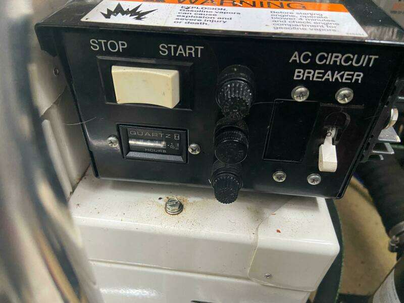 33ft Larson Yacht For Sale