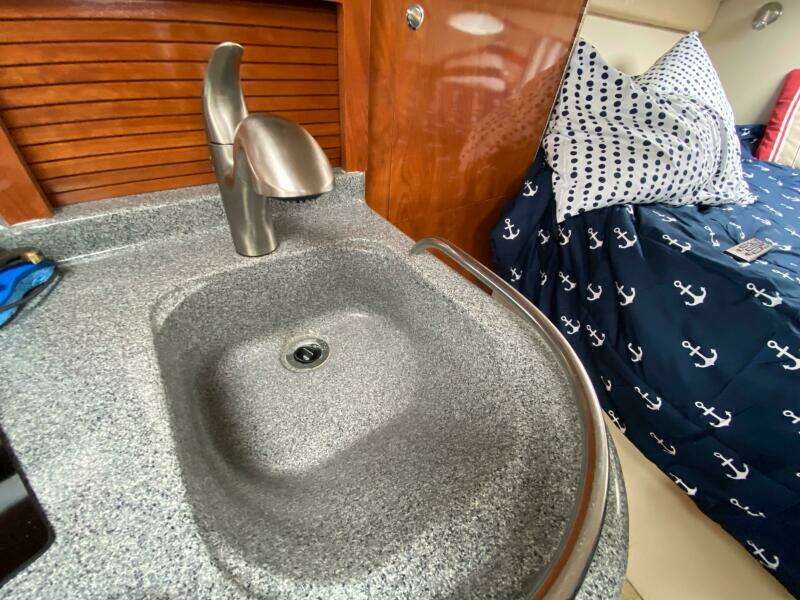 33ft Larson Yacht For Sale