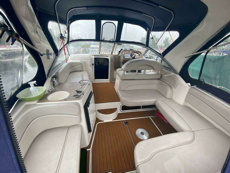 33ft Larson Yacht For Sale