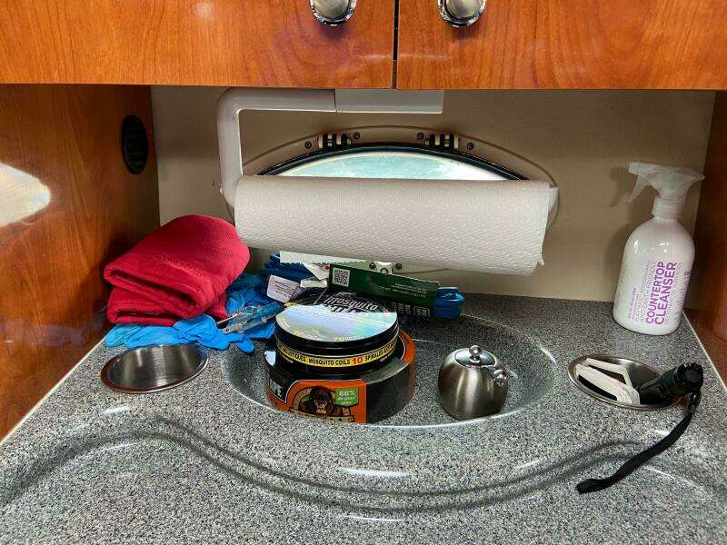 33ft Larson Yacht For Sale