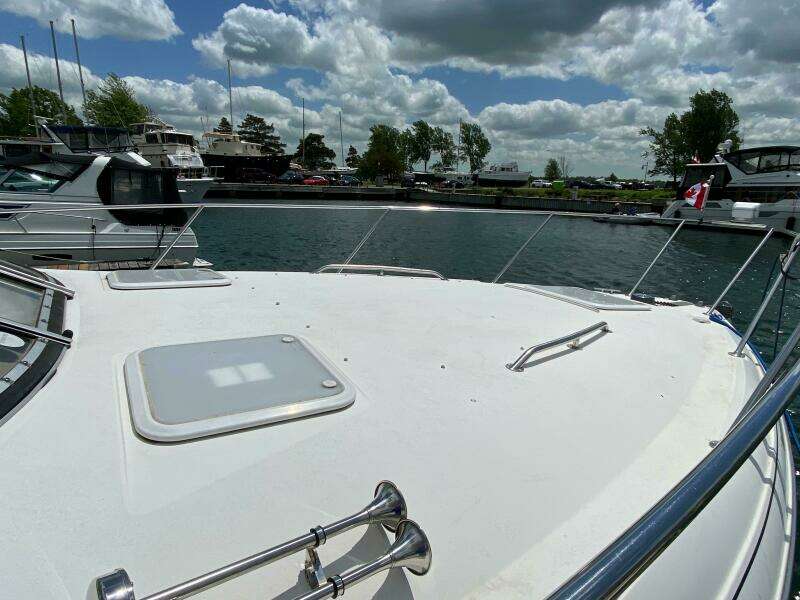 33ft Larson Yacht For Sale
