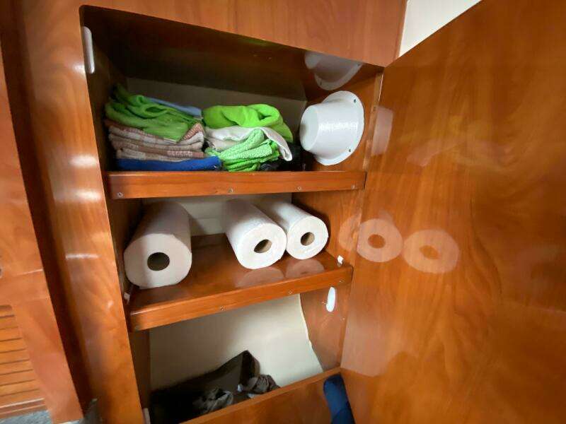 33ft Larson Yacht For Sale