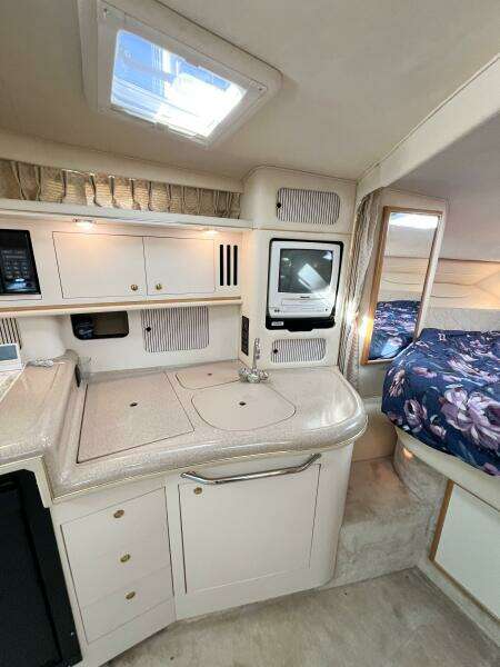 KNOT AT WORK 34ft Sea Ray Yacht For Sale