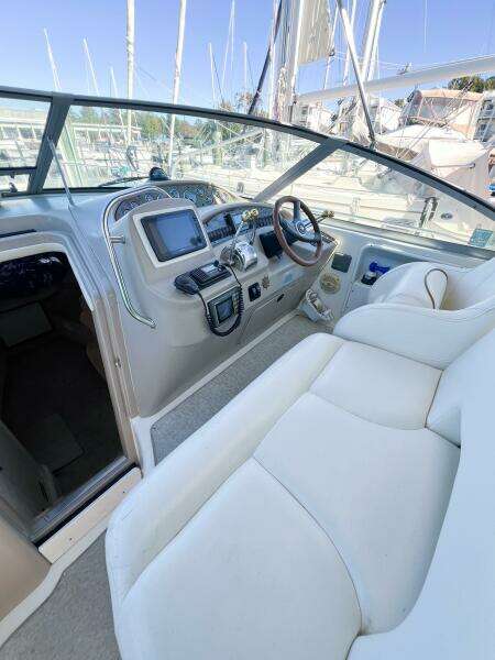 KNOT AT WORK 34ft Sea Ray Yacht For Sale