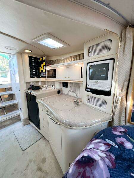 KNOT AT WORK 34ft Sea Ray Yacht For Sale