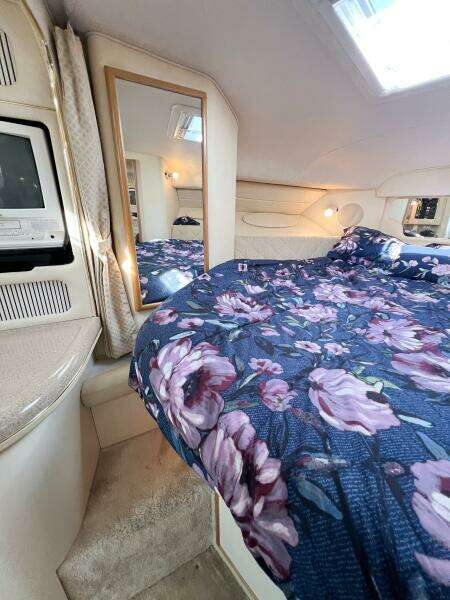 KNOT AT WORK 34ft Sea Ray Yacht For Sale