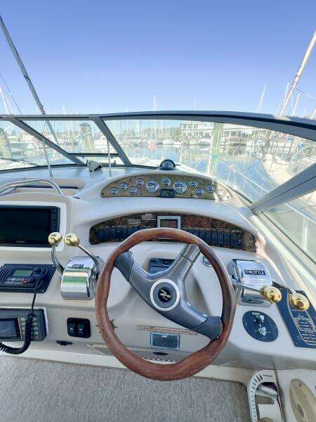 KNOT AT WORK 34ft Sea Ray Yacht For Sale