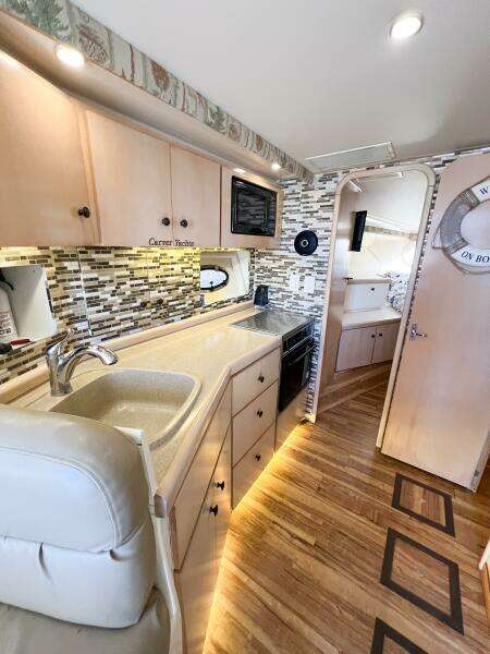 LOVIN  LIFE 35ft Carver Yacht For Sale