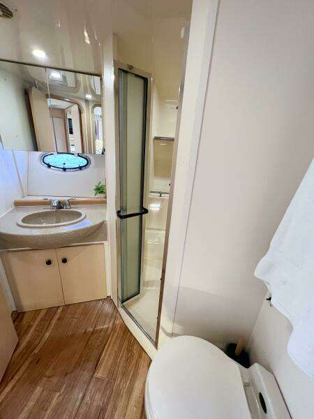 LOVIN  LIFE 35ft Carver Yacht For Sale