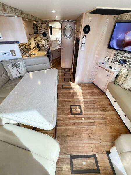 LOVIN  LIFE 35ft Carver Yacht For Sale