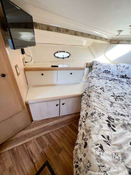 LOVIN  LIFE 35ft Carver Yacht For Sale