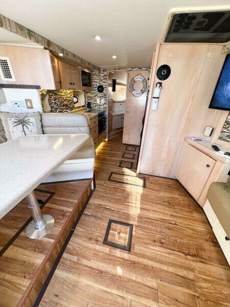 LOVIN  LIFE 35ft Carver Yacht For Sale