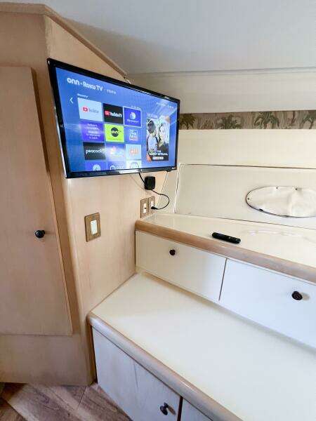 LOVIN  LIFE 35ft Carver Yacht For Sale