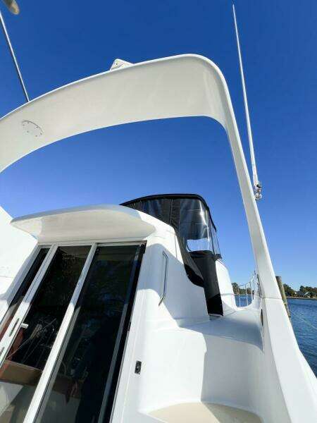 LOVIN  LIFE 35ft Carver Yacht For Sale