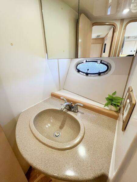 LOVIN  LIFE 35ft Carver Yacht For Sale