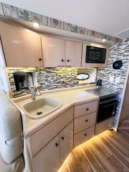 LOVIN  LIFE 35ft Carver Yacht For Sale