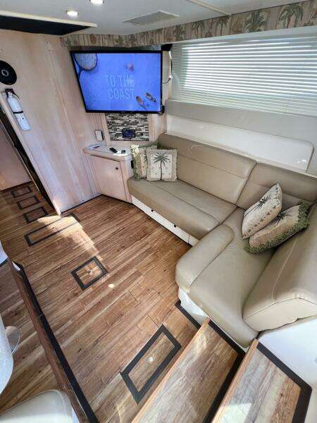 LOVIN  LIFE 35ft Carver Yacht For Sale