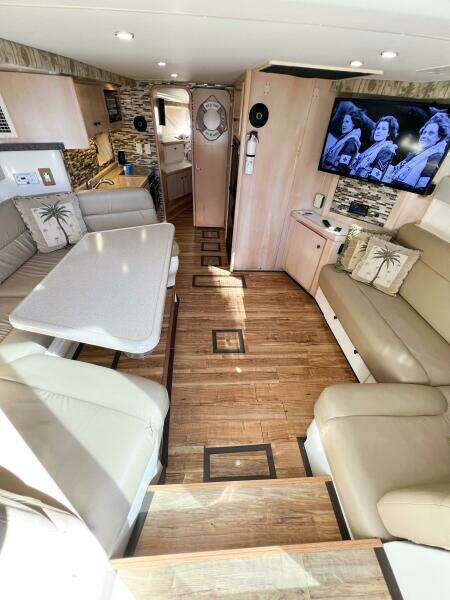 LOVIN  LIFE 35ft Carver Yacht For Sale