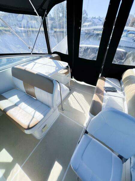 LOVIN  LIFE 35ft Carver Yacht For Sale