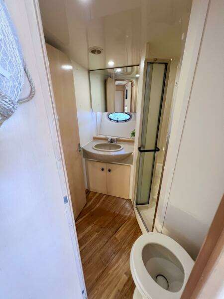 LOVIN  LIFE 35ft Carver Yacht For Sale