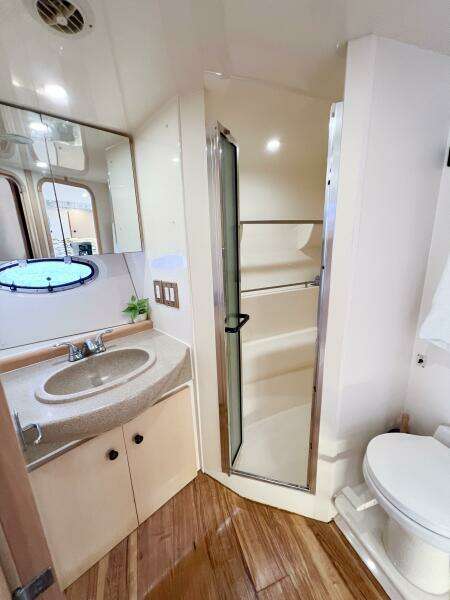 LOVIN  LIFE 35ft Carver Yacht For Sale