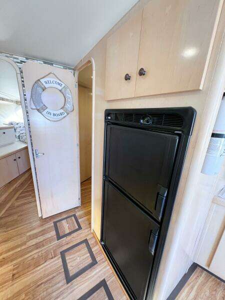 LOVIN  LIFE 35ft Carver Yacht For Sale