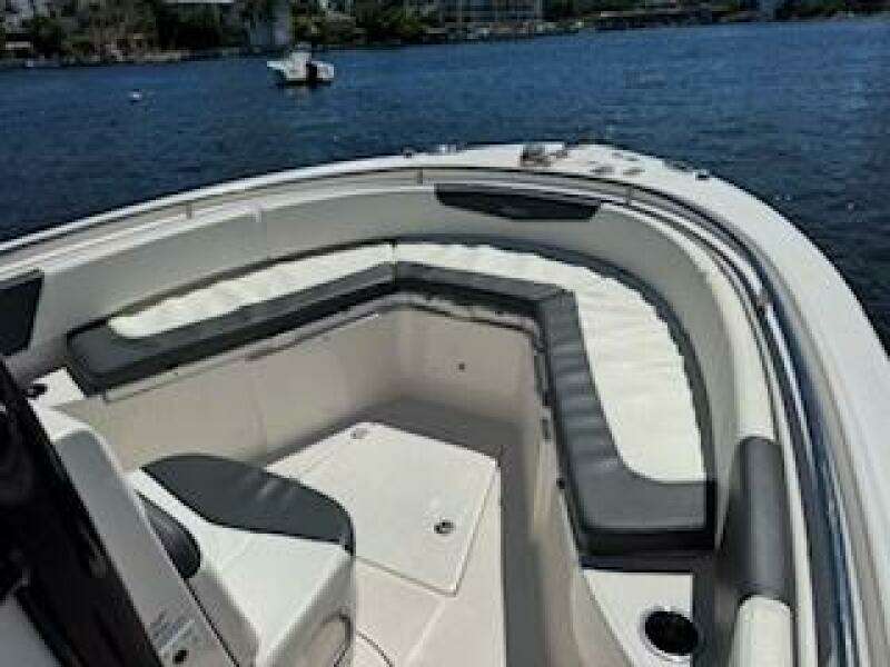 24ft Robalo Yacht For Sale
