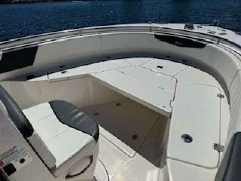 24ft Robalo Yacht For Sale