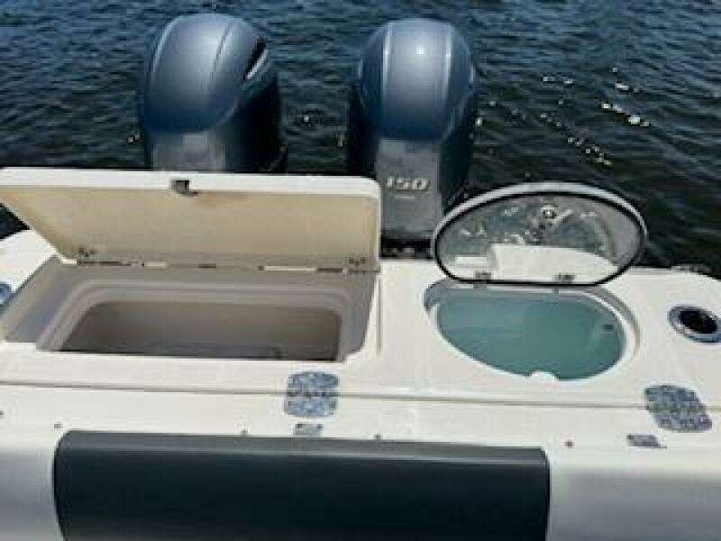 24ft Robalo Yacht For Sale