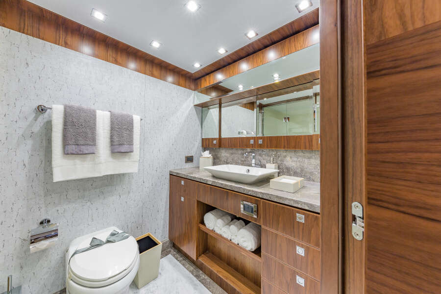 Second Amendment 100ft Hargrave Yacht For Sale