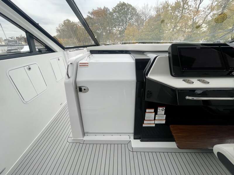 50ft Cruisers Yachts Yacht For Sale