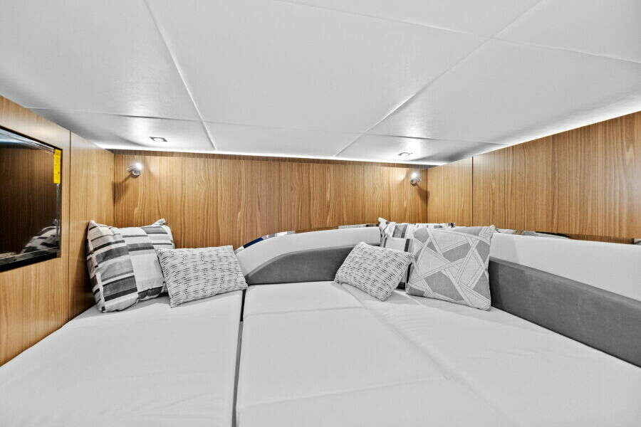 50ft Cruisers Yachts Yacht For Sale