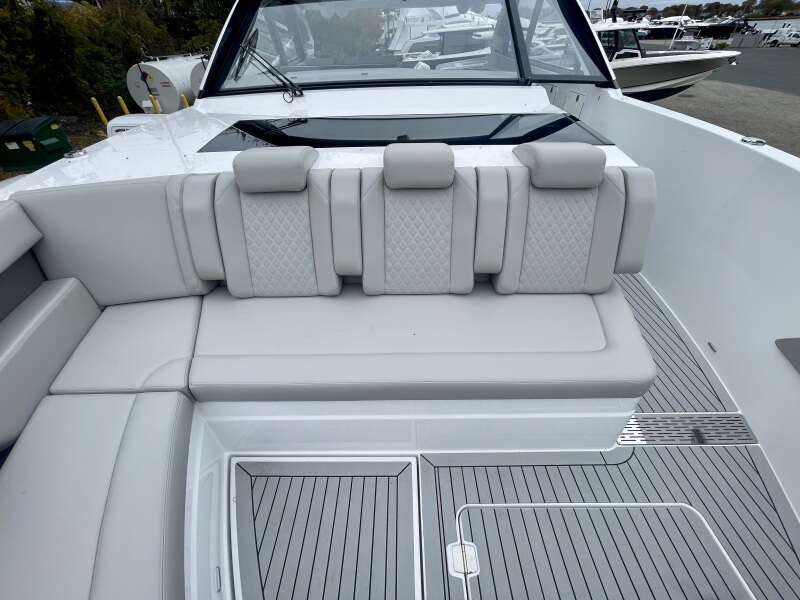 50ft Cruisers Yachts Yacht For Sale