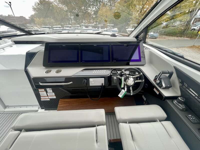 50ft Cruisers Yachts Yacht For Sale