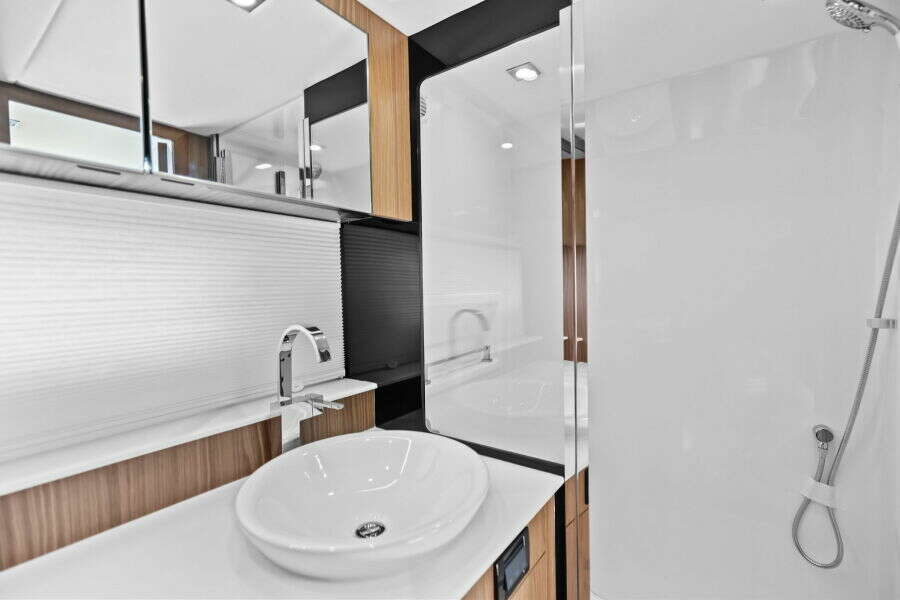 50ft Cruisers Yachts Yacht For Sale