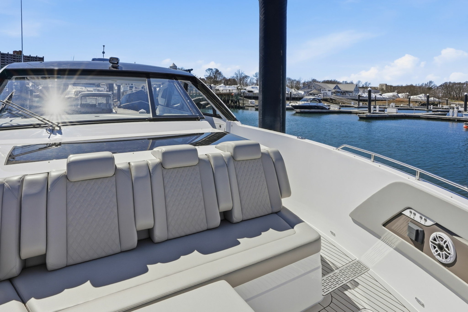 50ft Cruisers Yachts Yacht For Sale