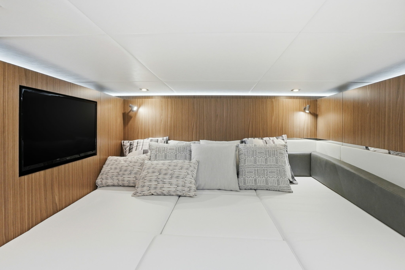50ft Cruisers Yachts Yacht For Sale